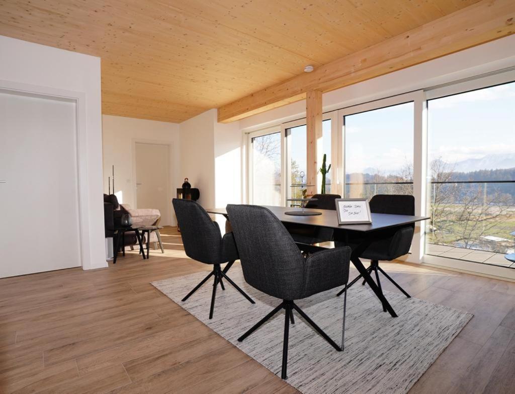 Modernes Ferienhaus Mit Panoramablick Rosegg Extérieur photo
